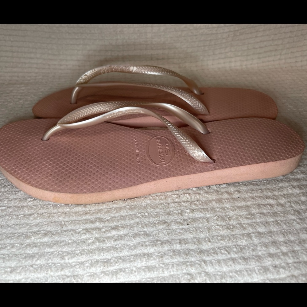Havaianas pink flip flops